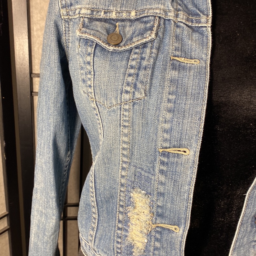 American Eagle size M distressed jean jacket - Picture 2 of 13